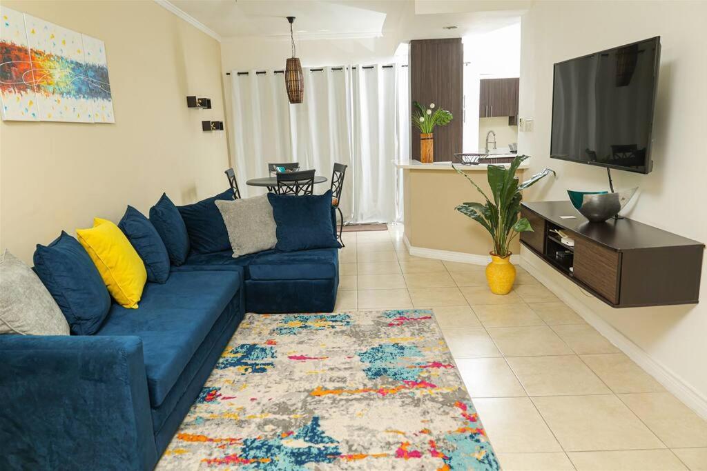 Vacation Rental One Bedroom Apartment In Gated Community With Pool And Gym - Brompton Kingston, Jamaica Dış mekan fotoğraf